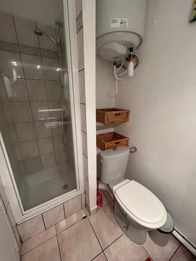 Studio Vue Mer Situe A Cote De La Plage Quartier Des Quilles Sète Esterno foto