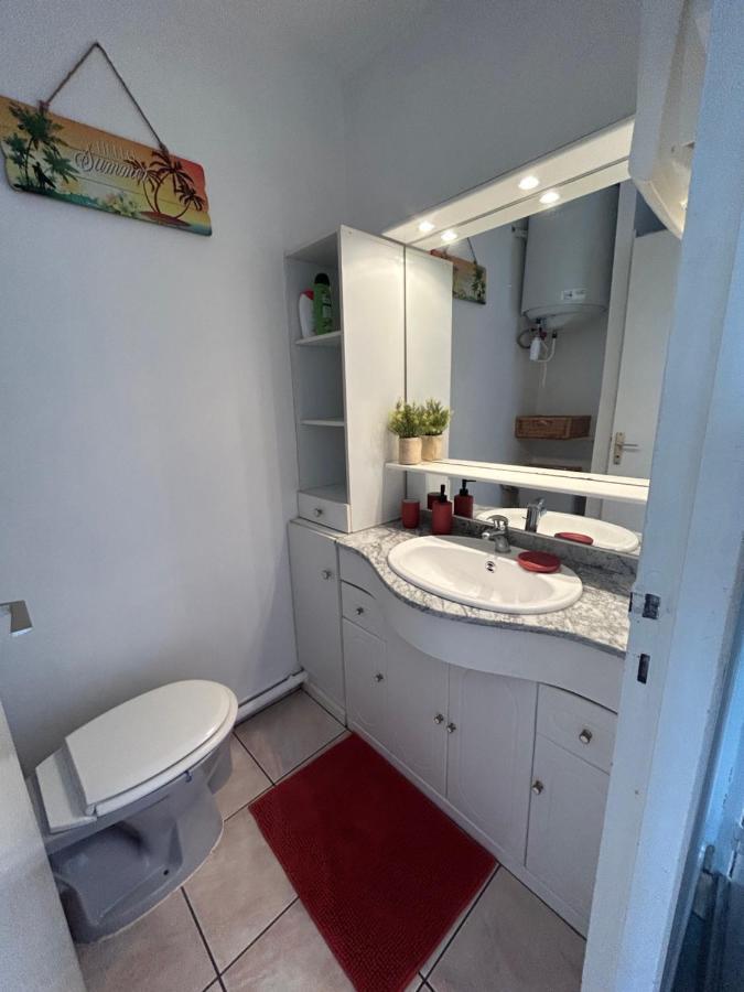 Studio Vue Mer Situe A Cote De La Plage Quartier Des Quilles Sète Esterno foto