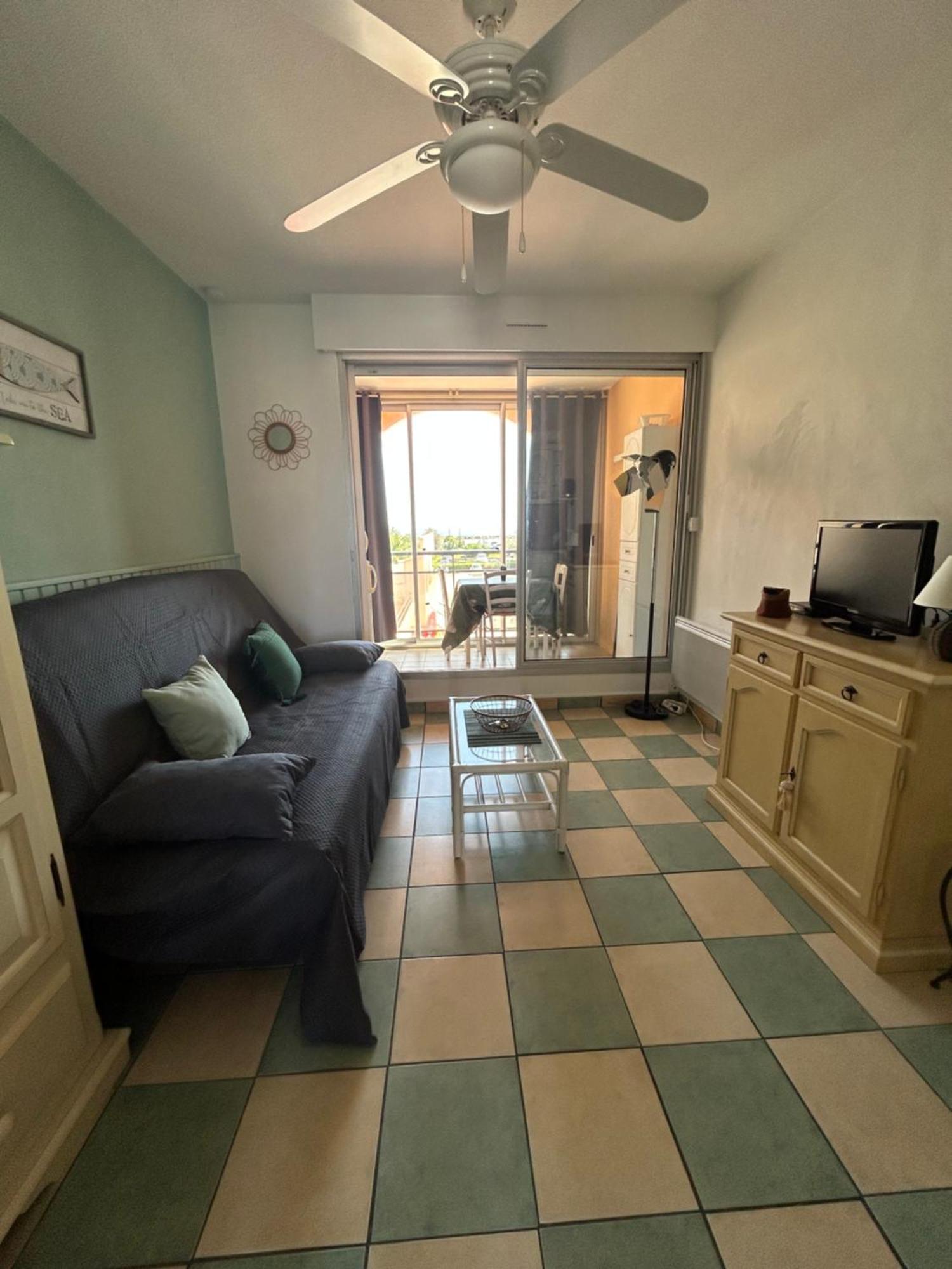 Studio Vue Mer Situe A Cote De La Plage Quartier Des Quilles Sète Esterno foto